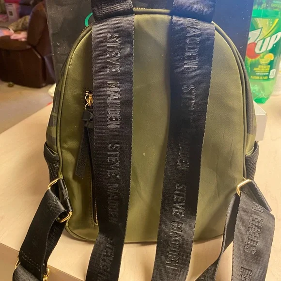 Steve Madden small backpack - Picture 2 of 2